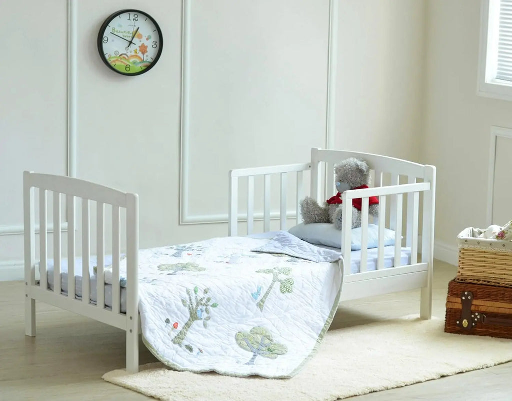 Montana Organic Solid Pine Toddler Bed
